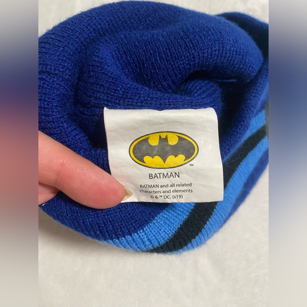 Batman Beanie Hat Boys One Size Blue And Black Logo  Youth Kids - Picture 3 of 4